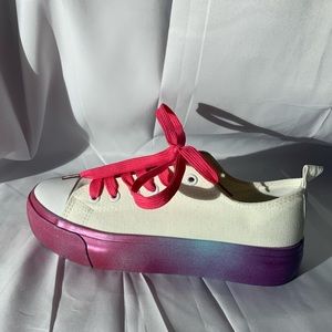 NWOB Olivia Miller Shoes Size 8 Sneakers Textile Rubber Multicolor XY